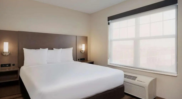 Студия Country Inn & Suites by Radisson Albertville near Outlet Mall