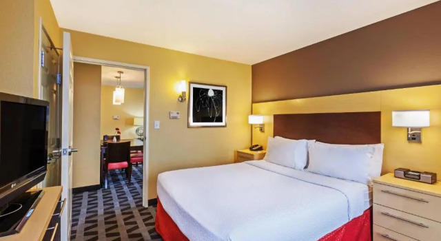 Двухместный люкс с 2 комнатами TownePlace Suites by Marriott Tulsa Broken Arrow