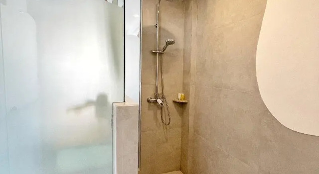 Номер Deluxe с балконом и с видом на бассейн Khaiyyara Jimbaran Bali