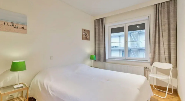 Flat in Blankenberge With Marina Views, Rezerwuj Apartament Hotele w Bruksela z parkingiem, Parking