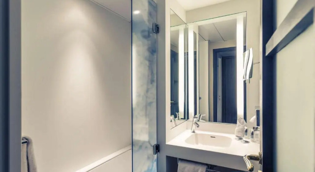Двухместный полулюкс Hotel De Bourbon Grand Hotel Mercure Bourges