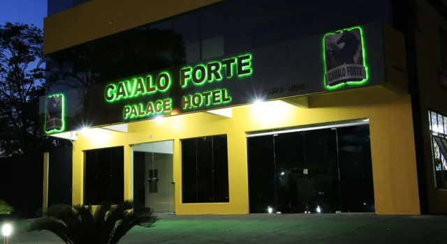 Cavalo Forte Palace Hotel, Забронировать Отель Отели Фос-ду-Игуасу с парковкой, рядом с Brazilian Customs Office, Парковка