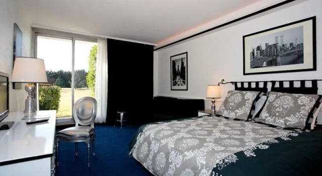 Двухместный номер Standard с балконом Le Relais Des Chartreux