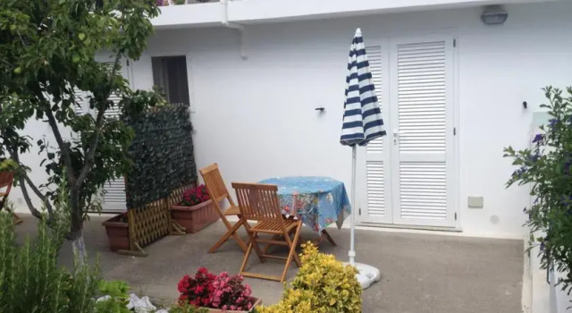 Casa Vacanze Magi - Monolocale Giglio 1, Book Hotel Ponza Pontine