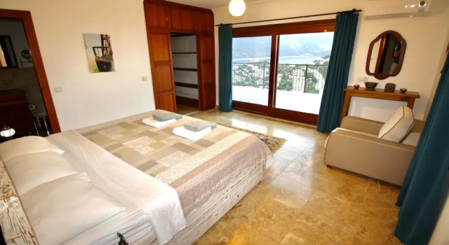Villa With Fantastic Views in a Prime Location in Kas Peninsula, Забронировать Вилла Отели провинции Антальи с парковкой, Парковка