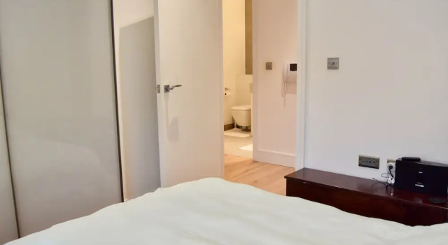 Stunning 2 Bedroom Flat Near Camden, Забронировать Отель Бизнес-отели Англии, 4* 5*