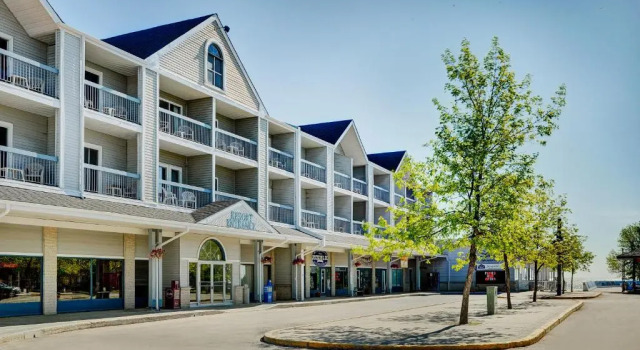Двухместный номер Standard с балконом Lakeview Gimli Resort