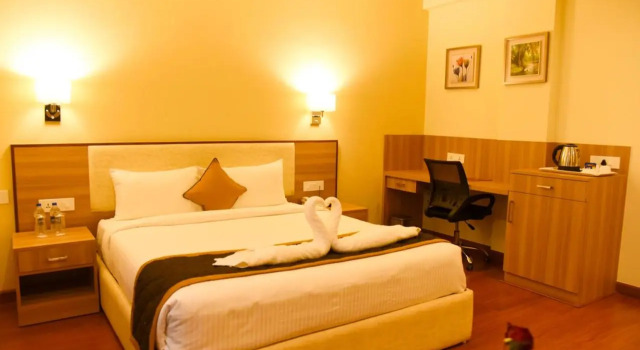 Hotel RK Gardenia, Забронировать Отель Отели штата Карнатаки с парковкой, Парковка