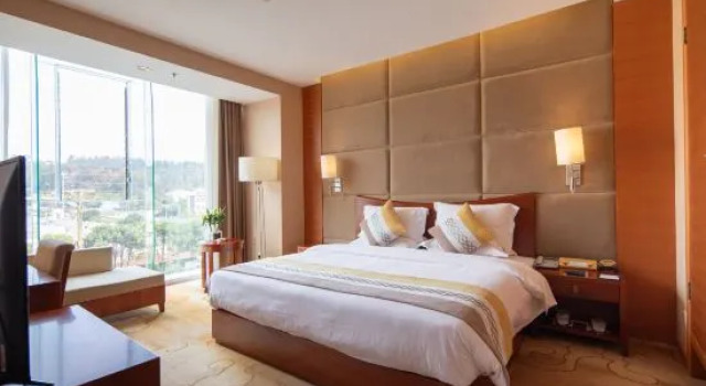 Люкс Business Dali Harbour Hot Spring Hotel (Dali High-speed Railway Station)