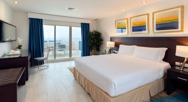 Люкс с 2 комнатами Отель Radisson Blu Resort Fujairah