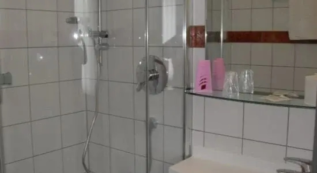 Granzner Autohof Gmbh Werneck, Varaa Hotelli Schnackenwerth Saksa