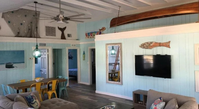 Beach House Hotel