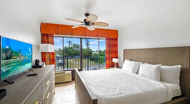 Двухместный номер Standard с балконом и с видом на закат Royal Inn Beach Hutchinson Island