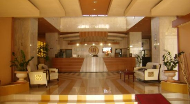 Hotel Trotuş, Rezervovat Hotel  