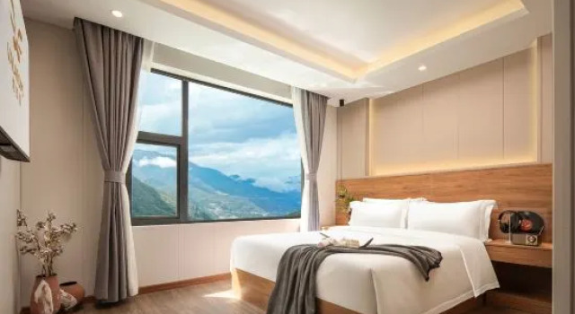 Люкс с 2 комнатами с красивым видом из окна Mushan Tingxue · Wenquan Homestay (Kangding)