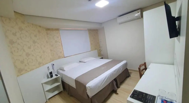 Номер Standard Charles Hotel