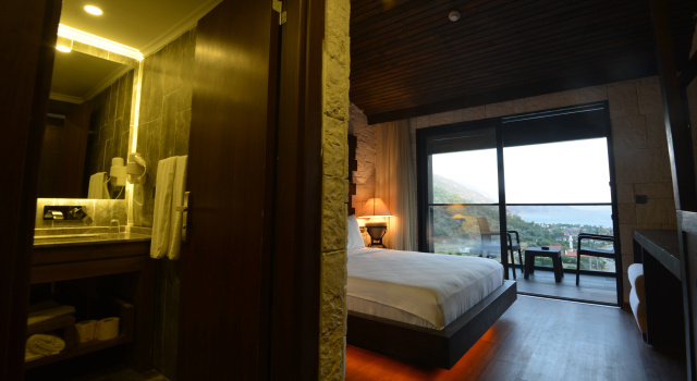Manaspark Deluxe Hotel