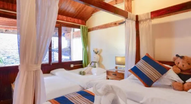 Двухместный люкс с видом на внутренний двор Dali Shuanglang Scenic Area Gongjiang Island Seaview Inn