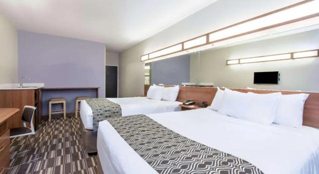 Двухместный люкс Microtel Inn & Suites by Wyndham Cadiz
