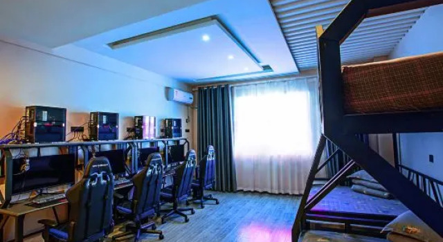 Люкс Business Urumqi dabancheng 9+9 business hotel