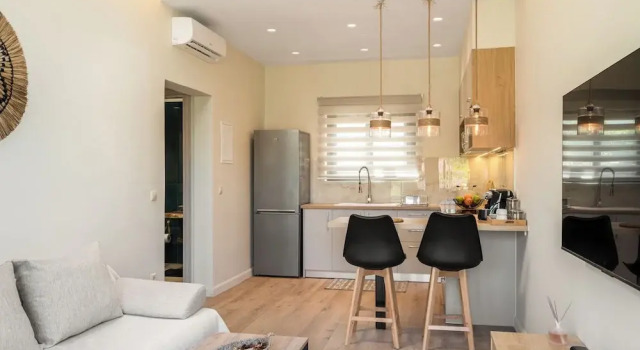 Phos Elegant Residences by Konnect, 400m to the beach, Забронировать Апартаменты/квартира Отели периферии Ионических островов с парковкой, Парковка