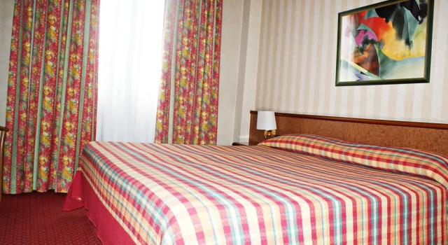 Meditur Hotel Torino, Reservar Hotel Moncalieri Piemonte