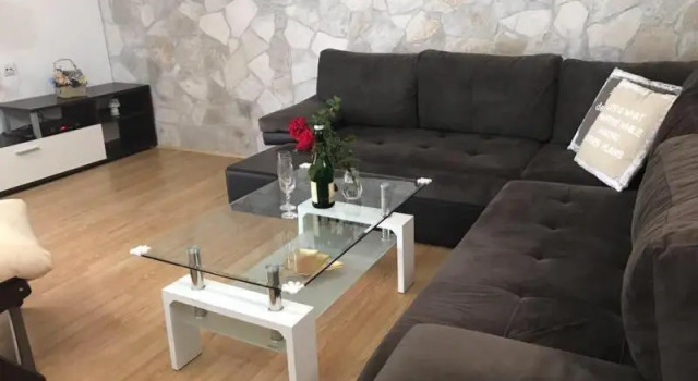 Apartment Alisa, Book Lejlighed Hoteller i Kotor Riviera med parkering, Parkering