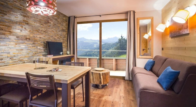 Alpine Stay w/ Spa + Views, Забронировать Курортный отель Курортные отели Овернь-Рона-Альпы, Курортный отель