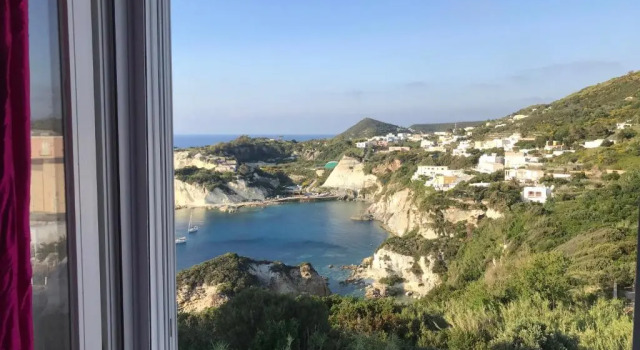 Ponzamania Da Gino, Book Hotel Ponza Pontine