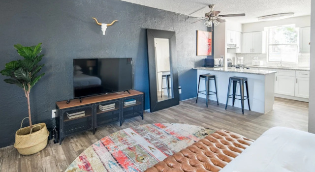 WanderJaunt - Old Town Scottsdale Apts