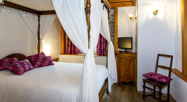Castel Damandre - Demeures & Châteaux, Book Hotel Hotels in Burgundy with a Pool, Swimming Pool