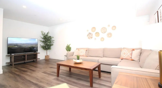 Los Angeles Grand Suites • Free Reserved Parking, Забронировать Отель Отели Лос-Анджелеса 4 звезды, рядом с Hotel Cafe, 4*