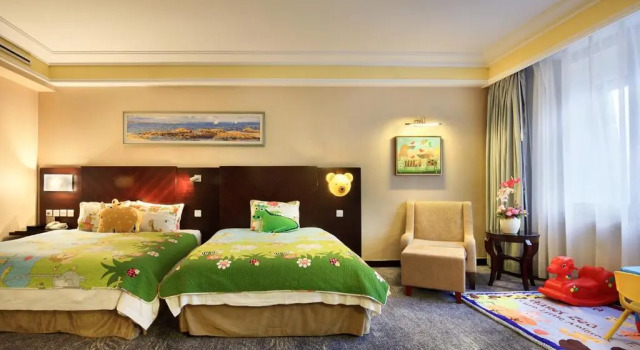 Номер Семейный Guilin Lijiang Waterfall Hotel
