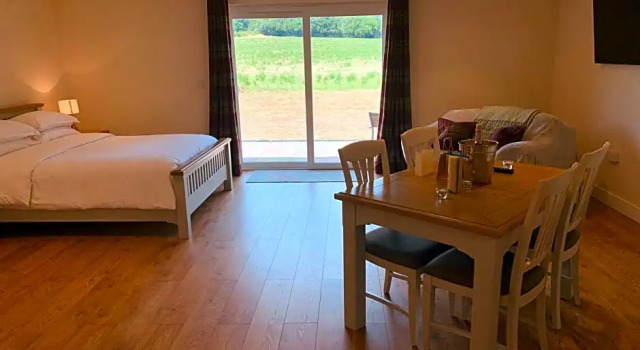 Plumptons Farm Holiday Lodges, Забронировать Фермерский дом Фермерские дома Колчестера, Фермерский дом