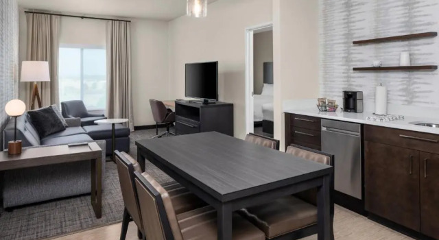 Четырёхместный люкс c 1 комнатой Residence Inn by Marriott East Peoria