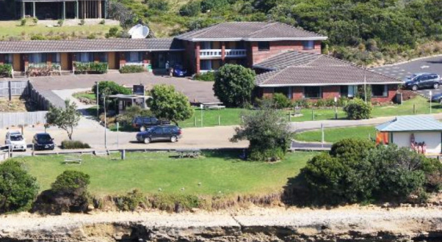 Кровать в общем номере Southern Ocean Motor Inn
