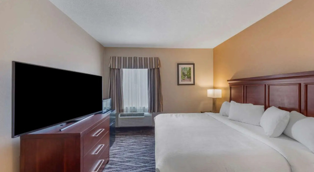 Двухместный полулюкс Best Western Plus Russellville Hotel & Suites