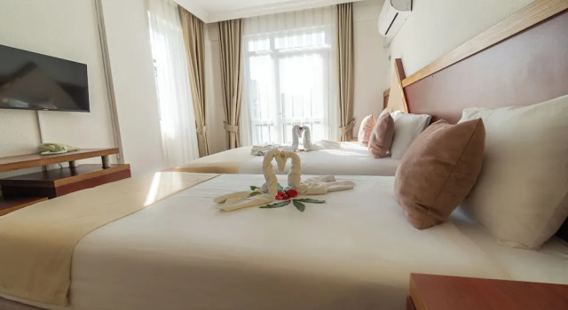 Far Life Hotel