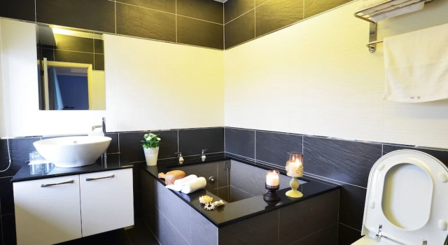 Четырёхместный номер Deluxe с балконом Yunju Hotspring Villa