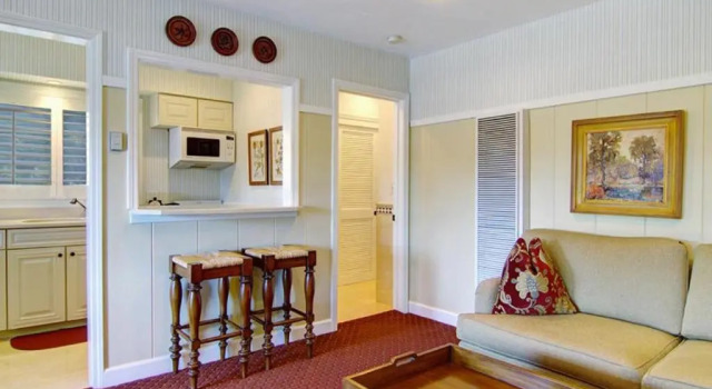 Четырёхместный люкс Wayside Inn