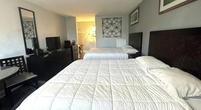 Четырёхместный номер Standard Courtland Inn By Townhouse Franklin VA US 58