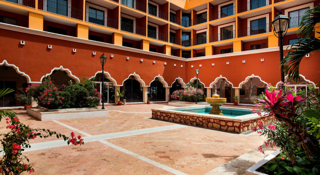Holiday Inn Merida, Rezervovat Hotel Mérida Yucatán