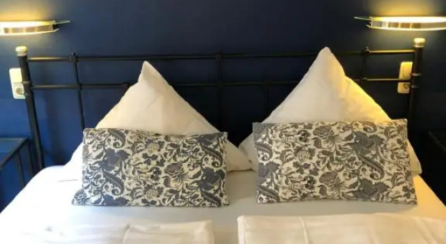 Апартаменты bensons hotel