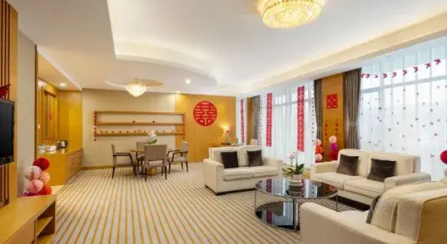 Семейный люкс Fushan Hotel Yantai