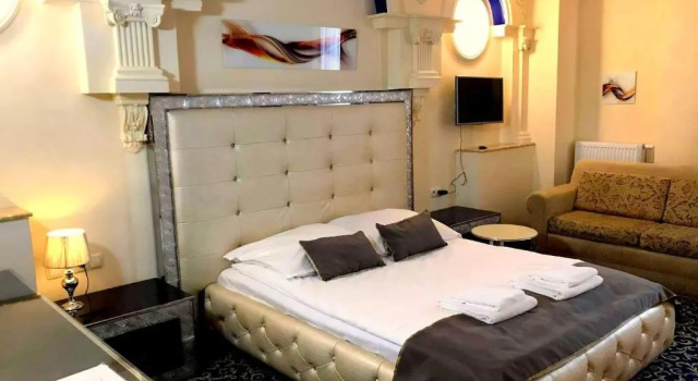Hotel Venecia Palace, Забронировать Отель Отели Надажин с парковкой, Парковка