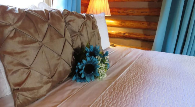Номер Comfort Tall Pines Inn