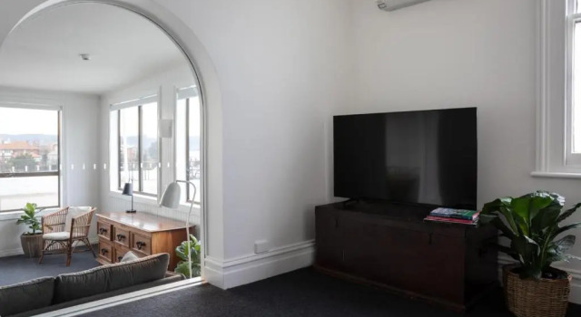 Apartment Battery Point Manor