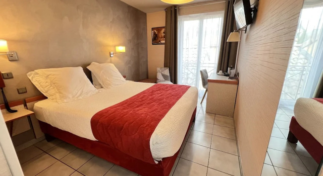 Номер Standard Logis Hôtel Restaurant Azalées