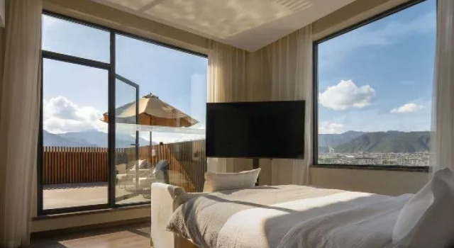 Двухместный люкс Lijiang Ancient Town Wanda Meihua Light & In Hotel