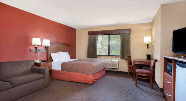 Двухместный люкс AmericInn by Wyndham Park Rapids